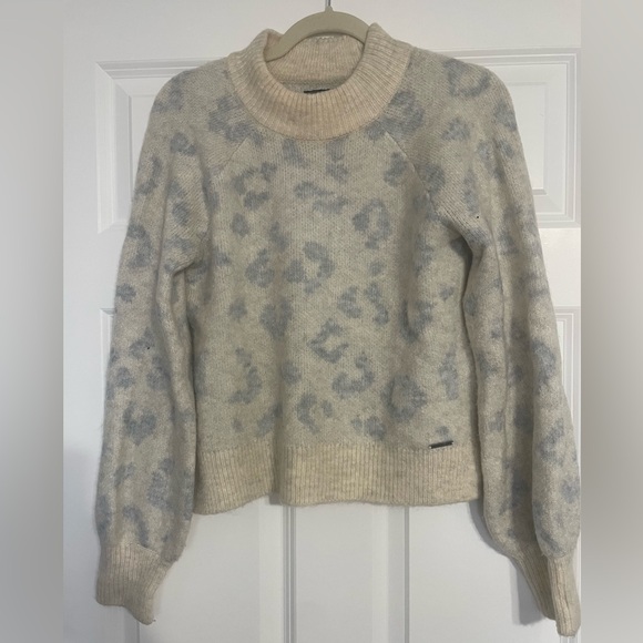 Abercrombie & Fitch Sweaters - Abercrombie & Fitch Leopard Print Sweater